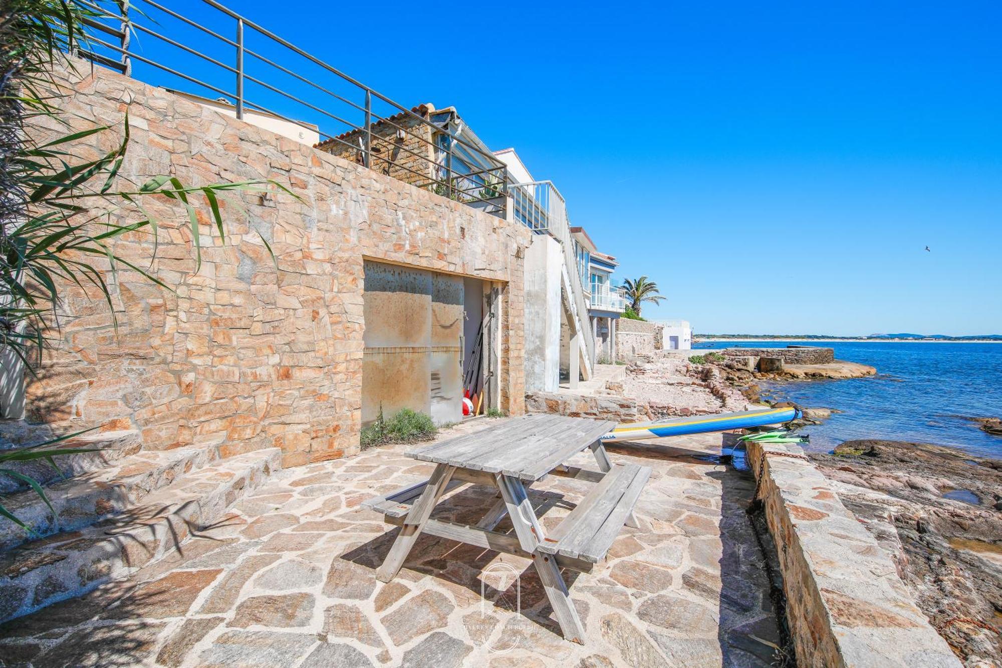 Maison Sur L'Eau-Hyeres-Almanarre-Parkings Clim Wifi By Hc Exteriör bild